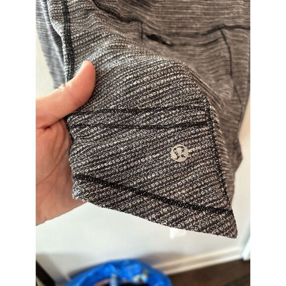 Lululemon Base Runner 1/2 Zip Black Gray Women’s Size 8 - Picture 6 of 10